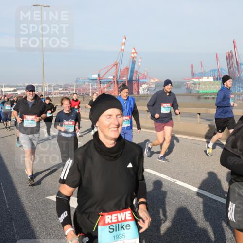 03.10.2025 - Köhlbrandbrückenlauf Yannick Fuchs http://msf.ph/oto/9181361 03.10.2025 08:56:44 Position 2 1929, 1935 meine-sportfotos.de