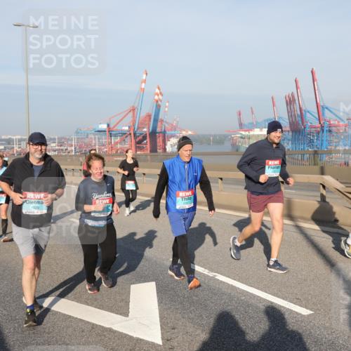 03.10.2025 - Köhlbrandbrückenlauf Yannick Fuchs http://msf.ph/oto/9181367 03.10.2025 08:56:45 Position 2 1929 meine-sportfotos.de