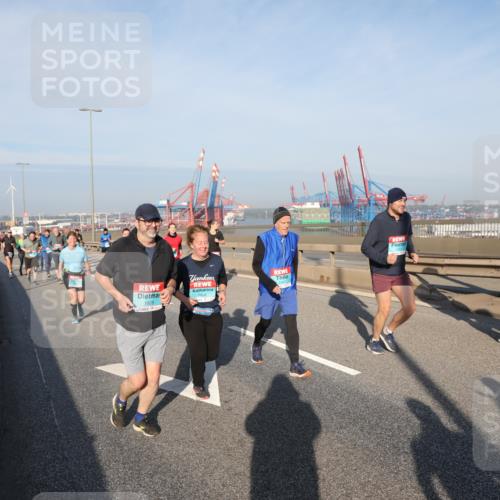 03.10.2025 - Köhlbrandbrückenlauf Yannick Fuchs http://msf.ph/oto/9181373 03.10.2025 08:56:45 Position 2 1929 meine-sportfotos.de