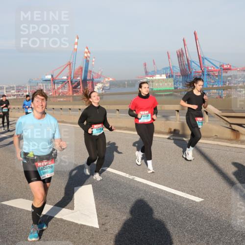 03.10.2025 - Köhlbrandbrückenlauf Yannick Fuchs http://msf.ph/oto/9181388 03.10.2025 08:56:47 Position 2 3360 meine-sportfotos.de