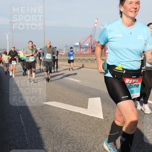 03.10.2025 - Köhlbrandbrückenlauf Yannick Fuchs http://msf.ph/oto/9181394 03.10.2025 08:56:48 Position 2 09, 10, 2015, 3360 meine-sportfotos.de