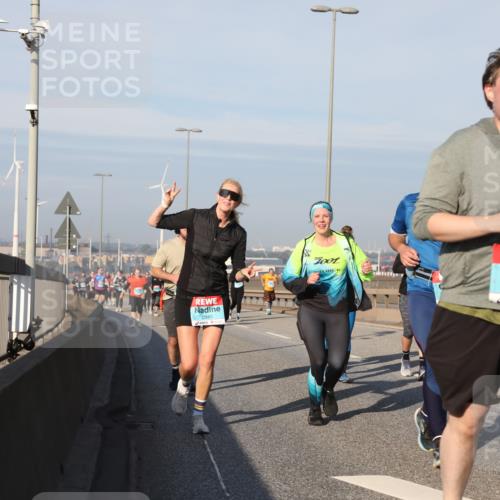 03.10.2025 - Köhlbrandbrückenlauf Yannick Fuchs http://msf.ph/oto/9181412 03.10.2025 08:56:51 Position 2 2845, 2326 meine-sportfotos.de