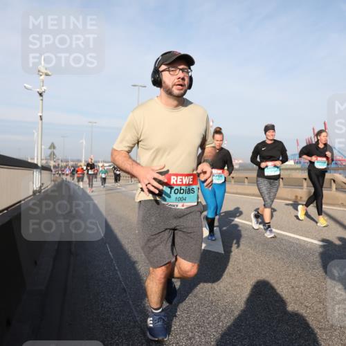 03.10.2025 - Köhlbrandbrückenlauf Yannick Fuchs http://msf.ph/oto/9181439 03.10.2025 08:56:55 Position 2 1004 meine-sportfotos.de