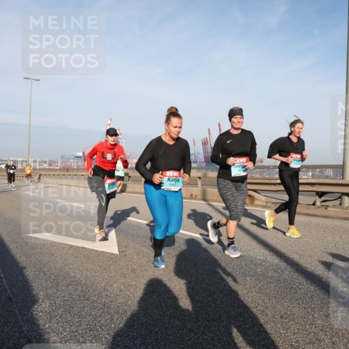 03.10.2025 - Köhlbrandbrückenlauf Yannick Fuchs http://msf.ph/oto/9181443 03.10.2025 08:56:56 Position 2 2869 meine-sportfotos.de