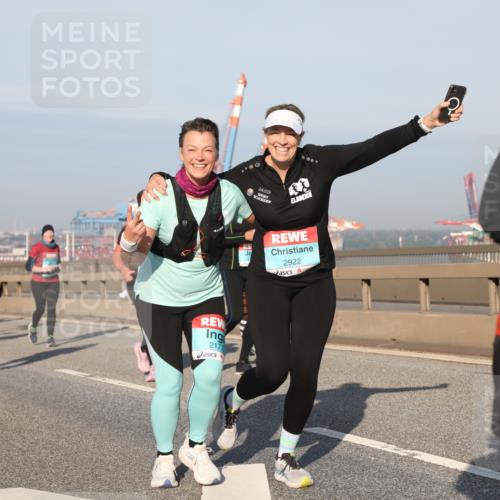 03.10.2025 - Köhlbrandbrückenlauf Yannick Fuchs http://msf.ph/oto/9181491 03.10.2025 08:57:05 Position 2 2177, 2922 meine-sportfotos.de