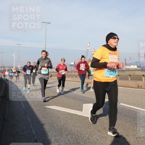 03.10.2025 - Köhlbrandbrückenlauf Yannick Fuchs http://msf.ph/oto/9181562 03.10.2025 08:57:15 Position 2 1867 meine-sportfotos.de