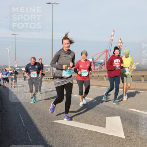 03.10.2025 - Köhlbrandbrückenlauf Yannick Fuchs http://msf.ph/oto/9181566 03.10.2025 08:57:15 Position 2 2320 meine-sportfotos.de