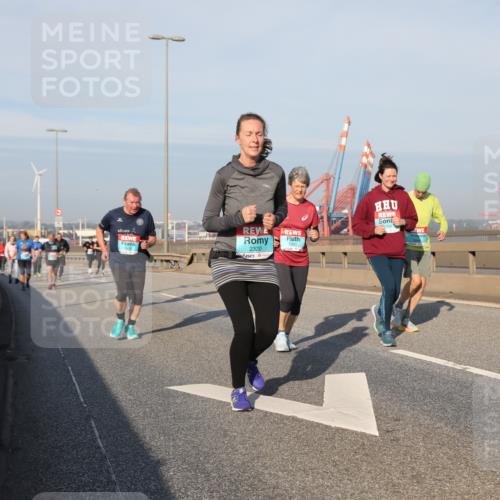03.10.2025 - Köhlbrandbrückenlauf Yannick Fuchs http://msf.ph/oto/9181568 03.10.2025 08:57:15 Position 2 1097, 2320 meine-sportfotos.de