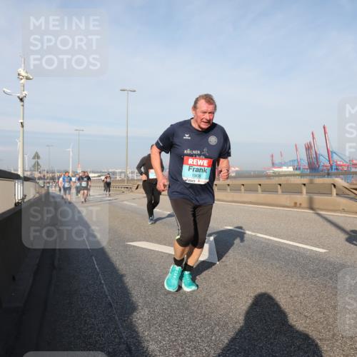 03.10.2025 - Köhlbrandbrückenlauf Yannick Fuchs http://msf.ph/oto/9181584 03.10.2025 08:57:18 Position 2 1908 meine-sportfotos.de