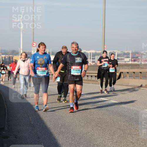 03.10.2025 - Köhlbrandbrückenlauf Yannick Fuchs http://msf.ph/oto/9181591 03.10.2025 08:57:22 Position 2 2024, 2497, 2498 meine-sportfotos.de