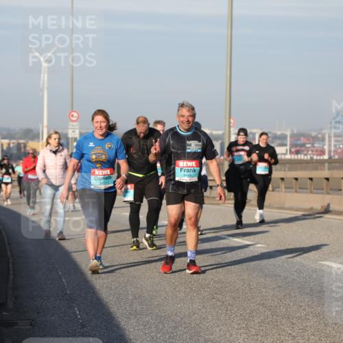 03.10.2025 - Köhlbrandbrückenlauf Yannick Fuchs http://msf.ph/oto/9181596 03.10.2025 08:57:22 Position 2 2497, 2498 meine-sportfotos.de