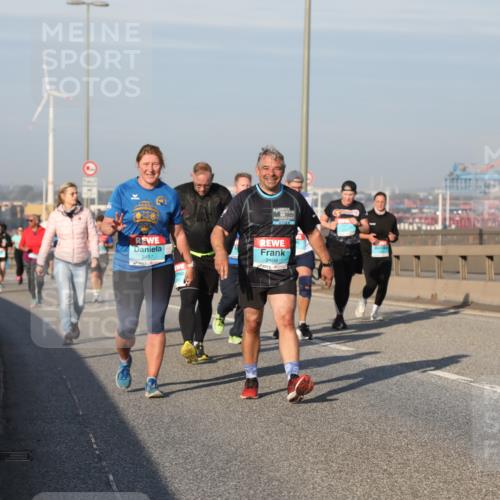 03.10.2025 - Köhlbrandbrückenlauf Yannick Fuchs http://msf.ph/oto/9181602 03.10.2025 08:57:23 Position 2 2497, 2024, 2498 meine-sportfotos.de