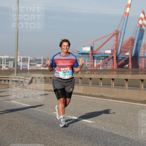 03.10.2025 - Köhlbrandbrückenlauf Yannick Fuchs http://msf.ph/oto/9181633 03.10.2025 08:57:33 Position 2 2935 meine-sportfotos.de