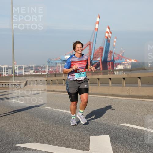 03.10.2025 - Köhlbrandbrückenlauf Yannick Fuchs http://msf.ph/oto/9181638 03.10.2025 08:57:34 Position 2 2935 meine-sportfotos.de
