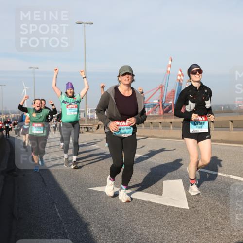 03.10.2025 - Köhlbrandbrückenlauf Yannick Fuchs http://msf.ph/oto/9181667 03.10.2025 08:57:40 Position 2 1970, 1969 meine-sportfotos.de