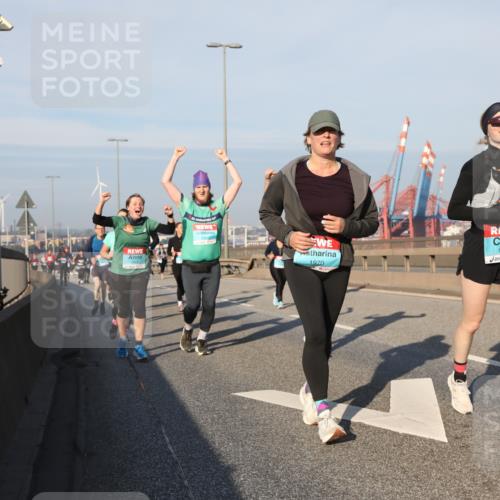 03.10.2025 - Köhlbrandbrückenlauf Yannick Fuchs http://msf.ph/oto/9181669 03.10.2025 08:57:41 Position 2 1970, 1969 meine-sportfotos.de