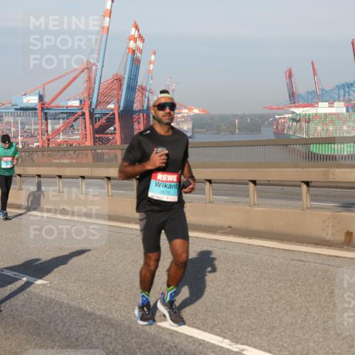03.10.2025 - Köhlbrandbrückenlauf Yannick Fuchs http://msf.ph/oto/9181741 03.10.2025 08:57:49 Position 2 2557, 2676 meine-sportfotos.de