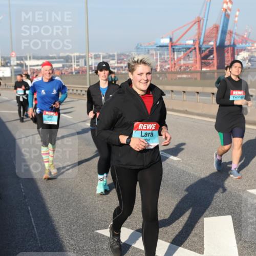 03.10.2025 - Köhlbrandbrückenlauf Yannick Fuchs http://msf.ph/oto/9181776 03.10.2025 08:57:58 Position 2 324 meine-sportfotos.de