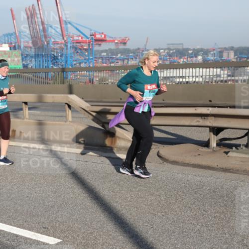 03.10.2025 - Köhlbrandbrückenlauf Yannick Fuchs http://msf.ph/oto/9181851 03.10.2025 08:58:18 Position 2 2, 1700, 217, 118 meine-sportfotos.de