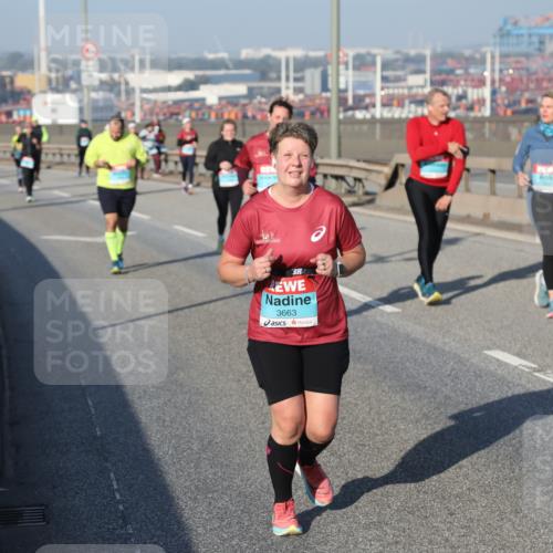 03.10.2025 - Köhlbrandbrückenlauf Yannick Fuchs http://msf.ph/oto/9181861 03.10.2025 08:58:22 Position 2 38, 3663 meine-sportfotos.de