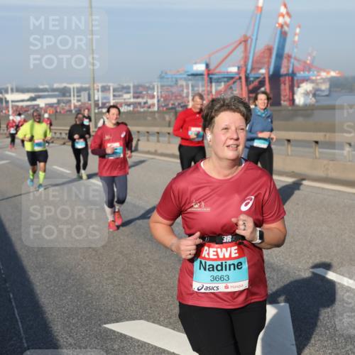 03.10.2025 - Köhlbrandbrückenlauf Yannick Fuchs http://msf.ph/oto/9181873 03.10.2025 08:58:24 Position 2 3, 3663 meine-sportfotos.de