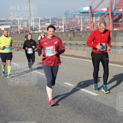 03.10.2025 - Köhlbrandbrückenlauf Yannick Fuchs http://msf.ph/oto/9181875 03.10.2025 08:58:24 Position 2 3019 meine-sportfotos.de