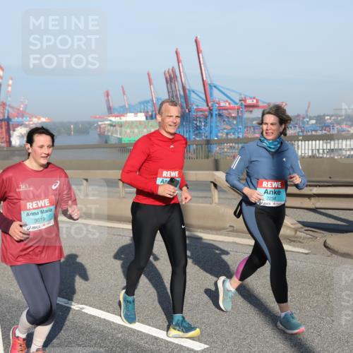 03.10.2025 - Köhlbrandbrückenlauf Yannick Fuchs http://msf.ph/oto/9181895 03.10.2025 08:58:26 Position 2 3019, 2258 meine-sportfotos.de