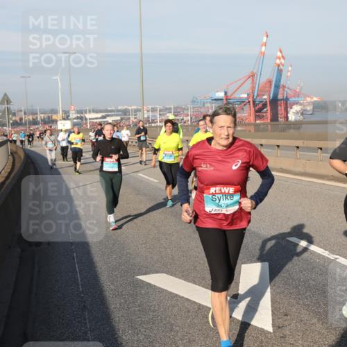 03.10.2025 - Köhlbrandbrückenlauf Yannick Fuchs http://msf.ph/oto/9181956 03.10.2025 08:58:41 Position 2 3478, 3754 meine-sportfotos.de