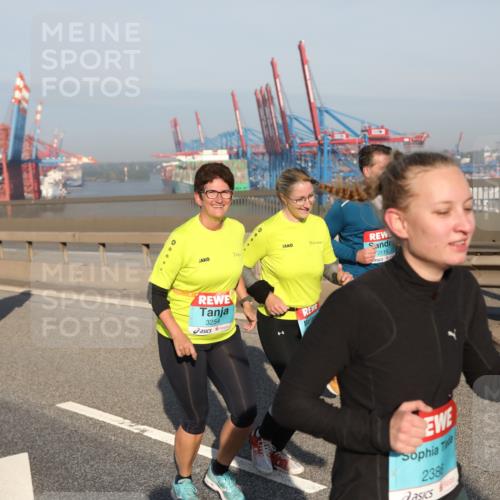 03.10.2025 - Köhlbrandbrückenlauf Yannick Fuchs http://msf.ph/oto/9181973 03.10.2025 08:58:44 Position 2 3254, 2115, 2386 meine-sportfotos.de