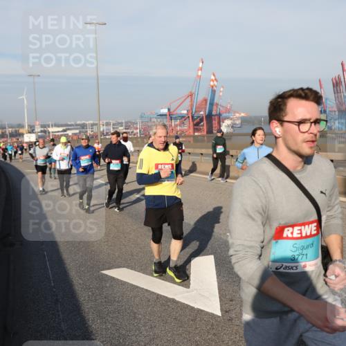 03.10.2025 - Köhlbrandbrückenlauf Yannick Fuchs http://msf.ph/oto/9182001 03.10.2025 08:58:48 Position 2 3771 meine-sportfotos.de