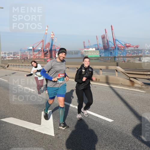 03.10.2025 - Köhlbrandbrückenlauf Yannick Fuchs http://msf.ph/oto/9182045 03.10.2025 08:58:55 Position 2  meine-sportfotos.de