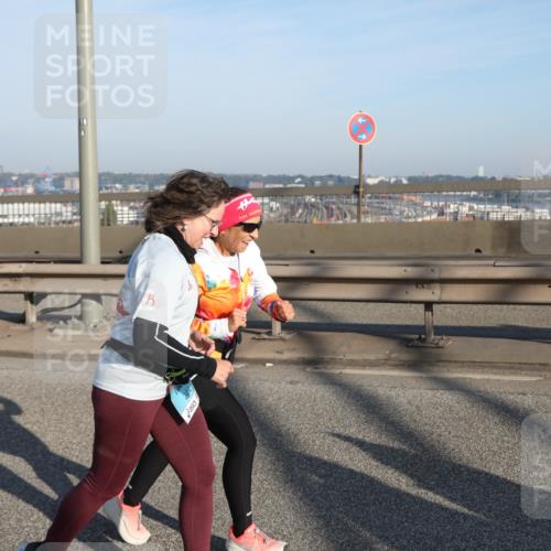 03.10.2025 - Köhlbrandbrückenlauf Yannick Fuchs http://msf.ph/oto/9182074 03.10.2025 08:58:58 Position 2 14 meine-sportfotos.de
