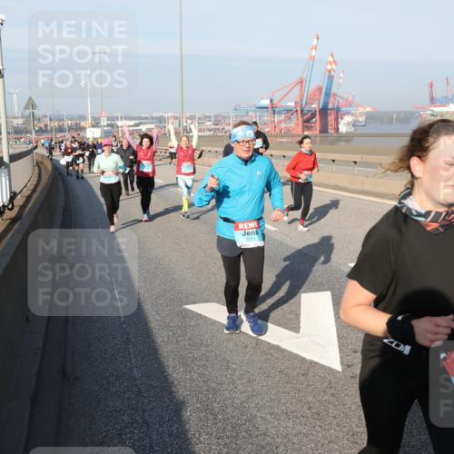 03.10.2025 - Köhlbrandbrückenlauf Yannick Fuchs http://msf.ph/oto/9182097 03.10.2025 08:59:06 Position 2 3072 meine-sportfotos.de