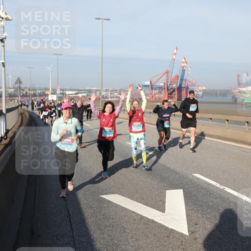 03.10.2025 - Köhlbrandbrückenlauf Yannick Fuchs http://msf.ph/oto/9182116 03.10.2025 08:59:08 Position 2 2359 meine-sportfotos.de