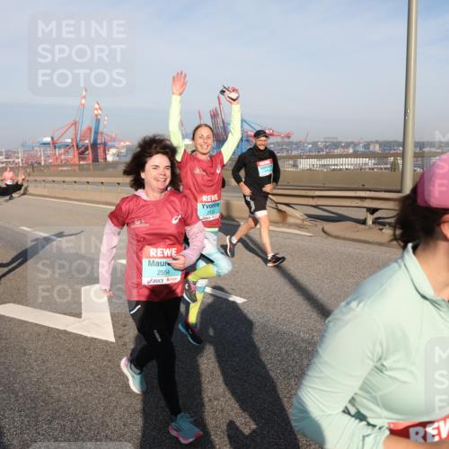 03.10.2025 - Köhlbrandbrückenlauf Yannick Fuchs http://msf.ph/oto/9182135 03.10.2025 08:59:10 Position 2 2554, 2533 meine-sportfotos.de