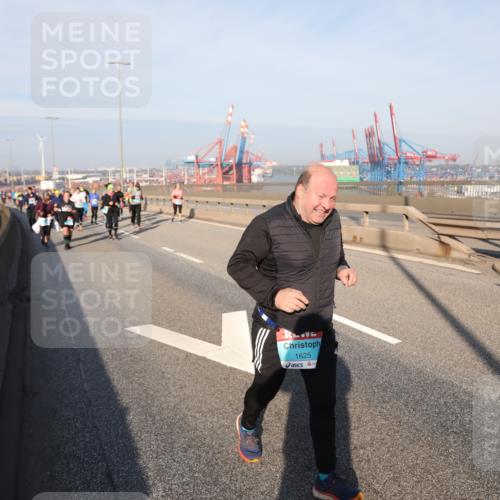 03.10.2025 - Köhlbrandbrückenlauf Yannick Fuchs http://msf.ph/oto/9182151 03.10.2025 08:59:12 Position 2 1625, 18 meine-sportfotos.de