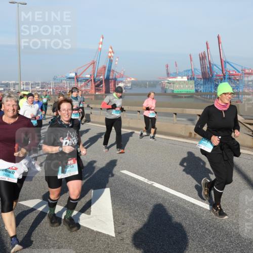 03.10.2025 - Köhlbrandbrückenlauf Yannick Fuchs http://msf.ph/oto/9182187 03.10.2025 08:59:17 Position 2 6, 66, 2436, 2267 meine-sportfotos.de
