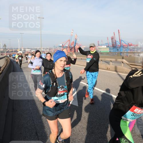 03.10.2025 - Köhlbrandbrückenlauf Yannick Fuchs http://msf.ph/oto/9182229 03.10.2025 08:59:23 Position 2 2654, 2419 meine-sportfotos.de