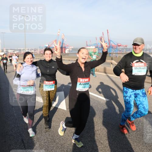 03.10.2025 - Köhlbrandbrückenlauf Yannick Fuchs http://msf.ph/oto/9182239 03.10.2025 08:59:24 Position 2 2265, 2379, 2462, 2463 meine-sportfotos.de