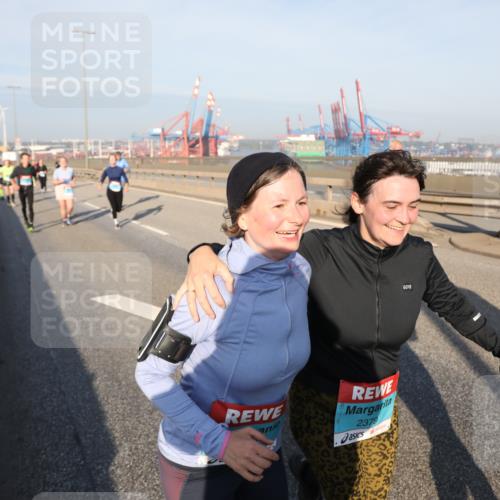 03.10.2025 - Köhlbrandbrückenlauf Yannick Fuchs http://msf.ph/oto/9182248 03.10.2025 08:59:24 Position 2 2379 meine-sportfotos.de