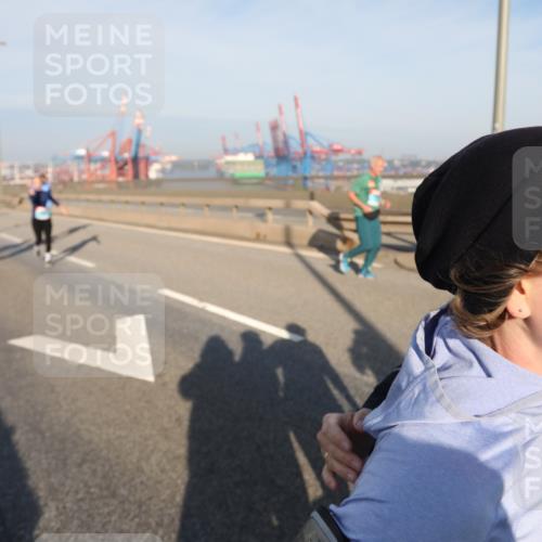 03.10.2025 - Köhlbrandbrückenlauf Yannick Fuchs http://msf.ph/oto/9182252 03.10.2025 08:59:25 Position 2 7 meine-sportfotos.de