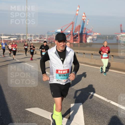 03.10.2025 - Köhlbrandbrückenlauf Yannick Fuchs http://msf.ph/oto/9182315 03.10.2025 08:59:33 Position 2 3293 meine-sportfotos.de