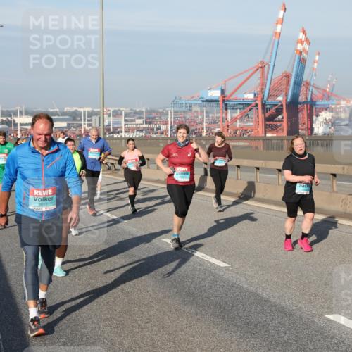 03.10.2025 - Köhlbrandbrückenlauf Yannick Fuchs http://msf.ph/oto/9182339 03.10.2025 08:59:39 Position 2 2659 meine-sportfotos.de