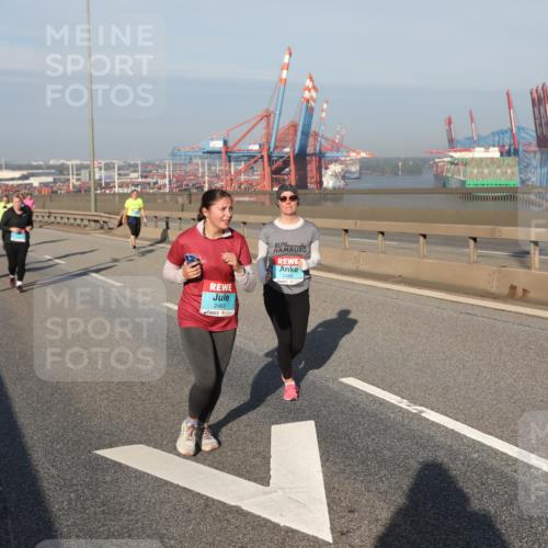 03.10.2025 - Köhlbrandbrückenlauf Yannick Fuchs http://msf.ph/oto/9182437 03.10.2025 08:59:54 Position 2 2465 meine-sportfotos.de