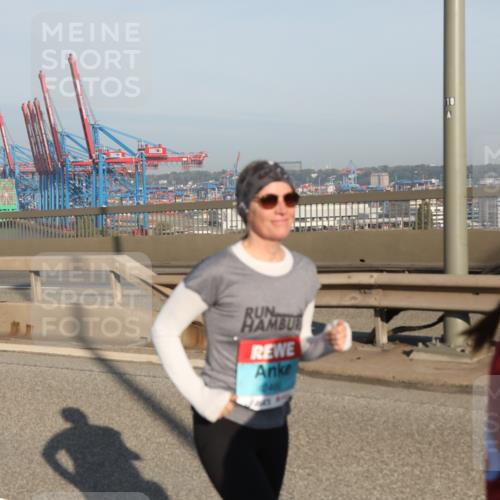 03.10.2025 - Köhlbrandbrückenlauf Yannick Fuchs http://msf.ph/oto/9182447 03.10.2025 08:59:56 Position 2 118 meine-sportfotos.de