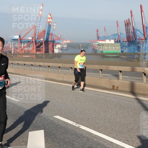 03.10.2025 - Köhlbrandbrückenlauf Yannick Fuchs http://msf.ph/oto/9182479 03.10.2025 09:00:03 Position 2 2511 meine-sportfotos.de