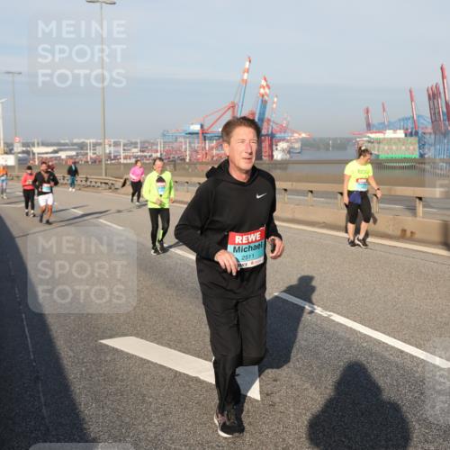 03.10.2025 - Köhlbrandbrückenlauf Yannick Fuchs http://msf.ph/oto/9182481 03.10.2025 09:00:04 Position 2 2511 meine-sportfotos.de