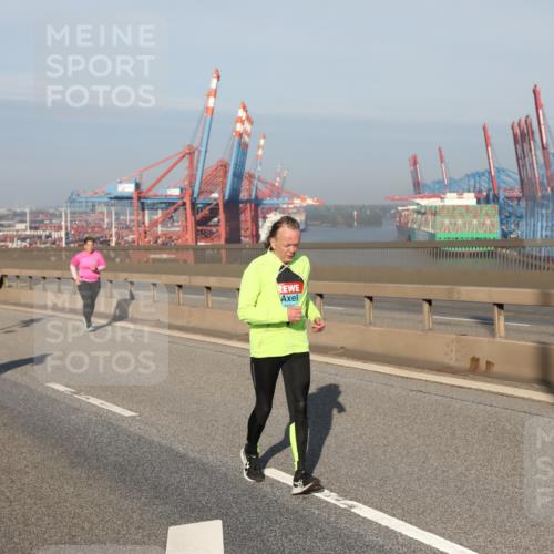 03.10.2025 - Köhlbrandbrückenlauf Yannick Fuchs http://msf.ph/oto/9182491 03.10.2025 09:00:06 Position 2  meine-sportfotos.de