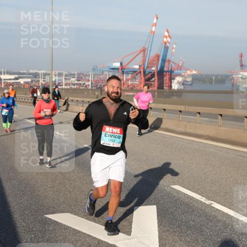 03.10.2025 - Köhlbrandbrückenlauf Yannick Fuchs http://msf.ph/oto/9182505 03.10.2025 09:00:09 Position 2 1763 meine-sportfotos.de