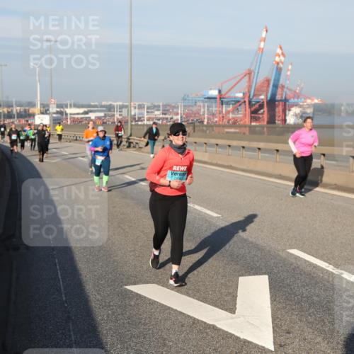 03.10.2025 - Köhlbrandbrückenlauf Yannick Fuchs http://msf.ph/oto/9182512 03.10.2025 09:00:11 Position 2  meine-sportfotos.de